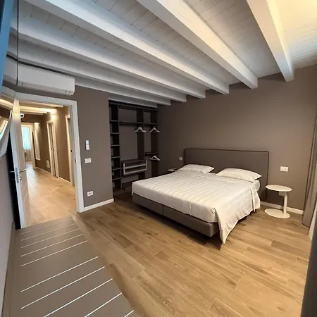 Отель Giberti & 4*