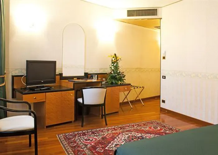 Szálloda Giberti & 4*